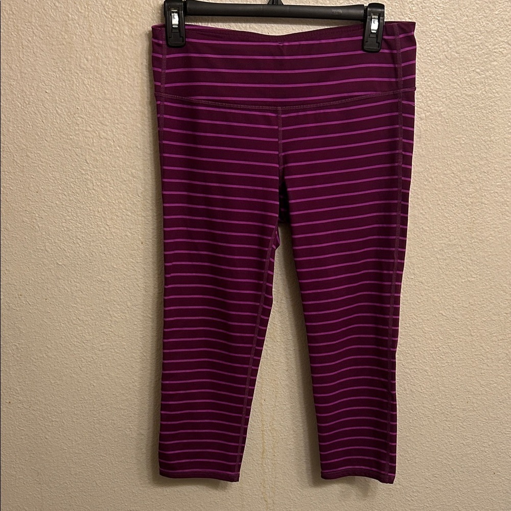 Athleta Women Purple Striped Cropped Leggings Size Medium